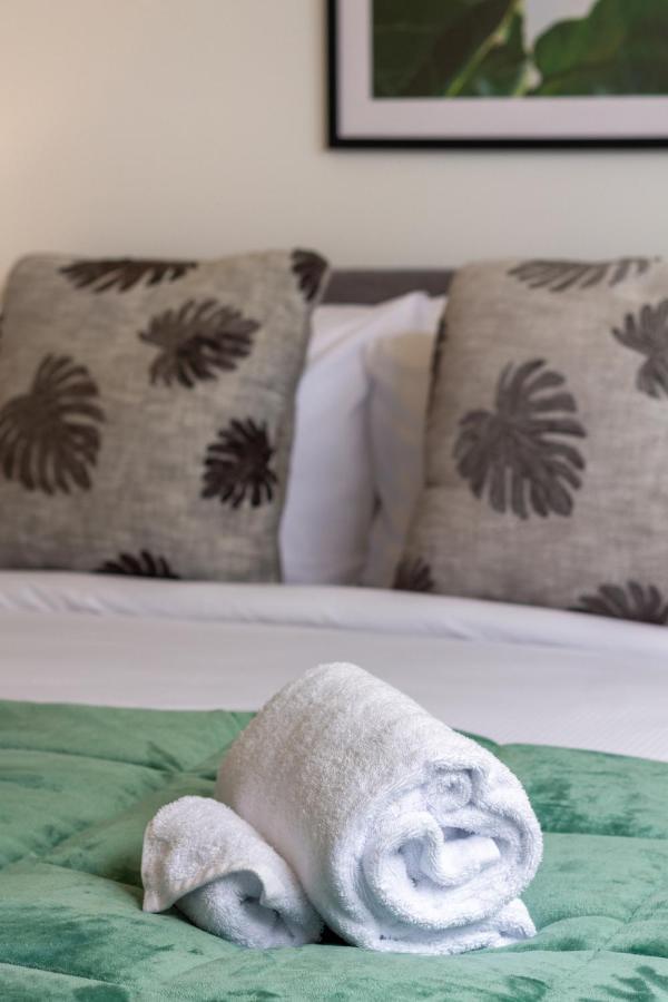 Upper Riccarton Dream - 2 Bed 2 Bath W/Carpark Apartment ไครสต์เชิร์ช ภายนอก รูปภาพ