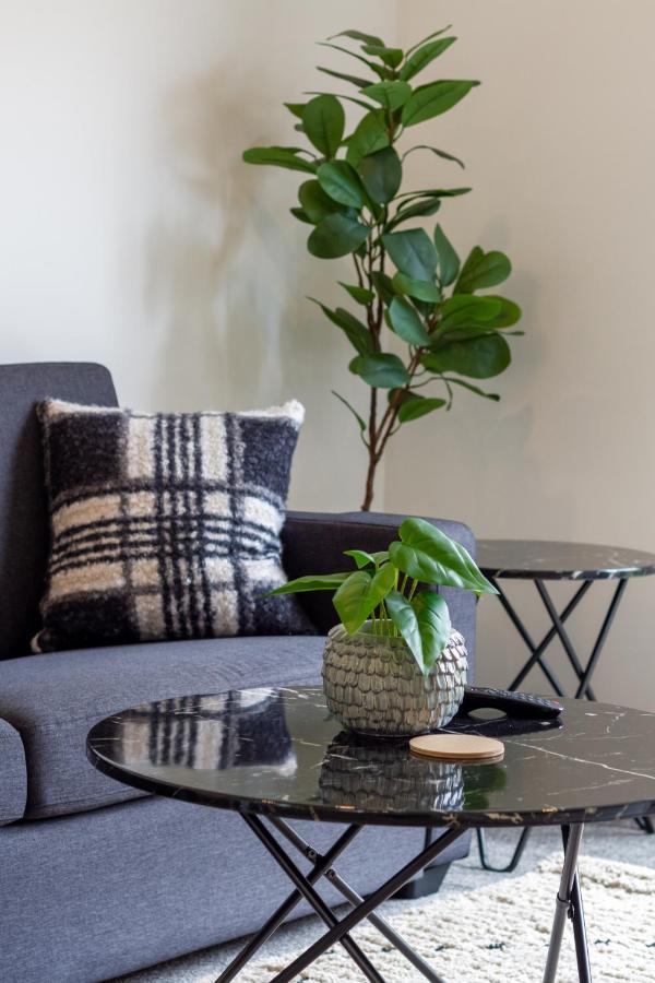 Upper Riccarton Dream - 2 Bed 2 Bath W/Carpark Apartment ไครสต์เชิร์ช ภายนอก รูปภาพ