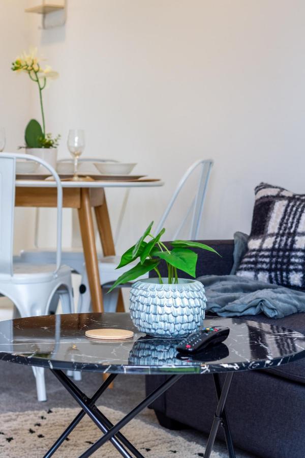Upper Riccarton Dream - 2 Bed 2 Bath W/Carpark Apartment ไครสต์เชิร์ช ภายนอก รูปภาพ